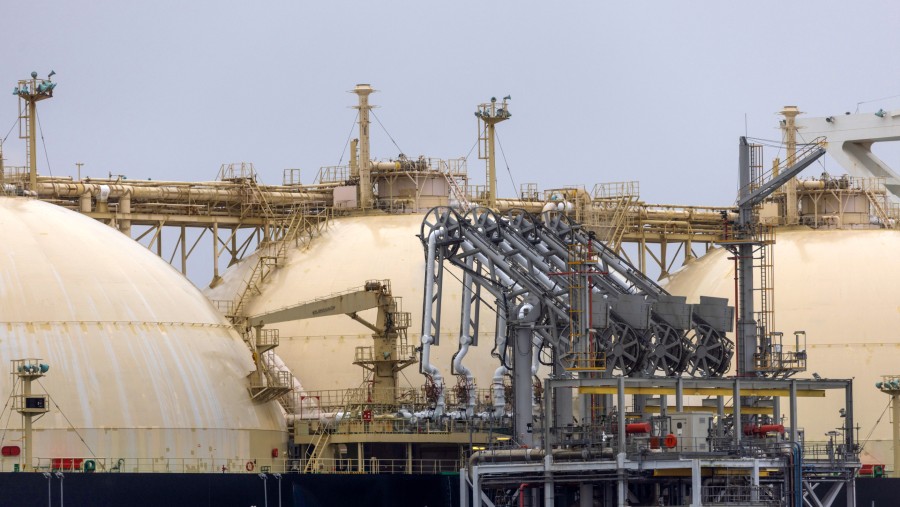 Fasilitas penyimpanan LNG./dok. Bloomberg