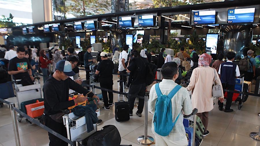 Angka tersebut meningkat sekitar 2 persen dibandingkan angkutan Lebaran 2025. (Bloomberg Technoz/Andrean Kristianto)