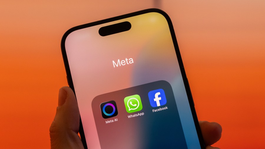 Aplikasi grup Meta Platforms yaitu Instagram, WhatsApp, Facebook. (dok: Bloomberg)