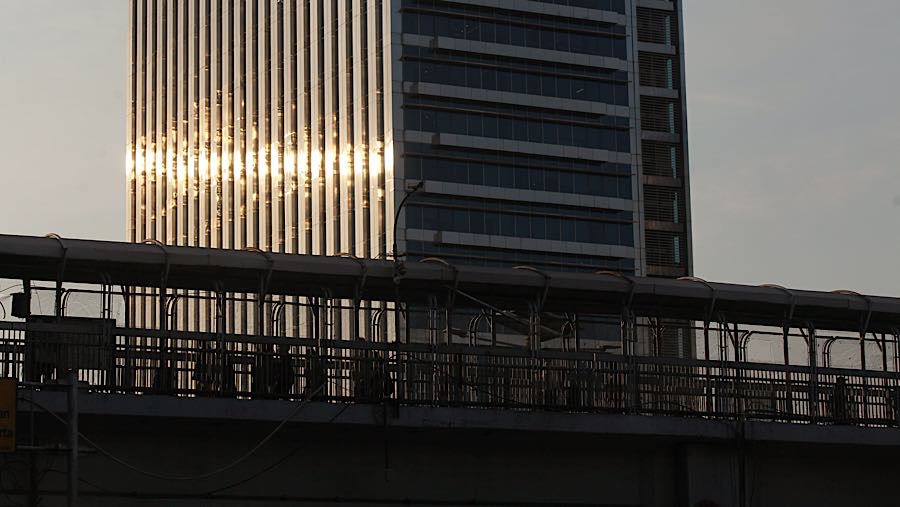 Pelaksanaan WFA diserahkan kepada pimpinan instansi pusat dan daerah dengan pendekatan selektif. (Bloomberg Technoz/Andrean Kristianto)