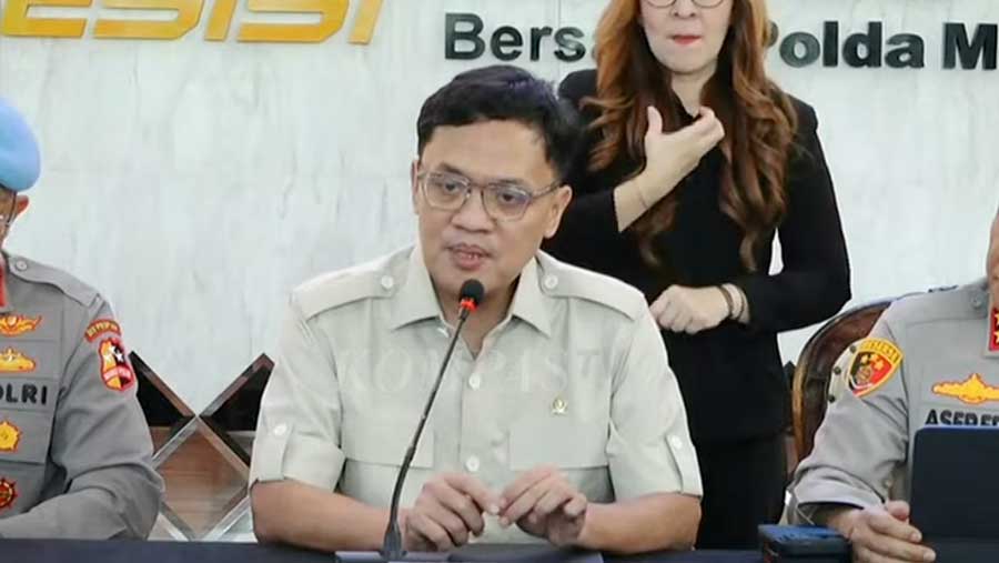 Polda Metro umumkan pelaku penyiraman air keras ke Andrie Yunus (Tangkapan layar YouTube KompasTV)