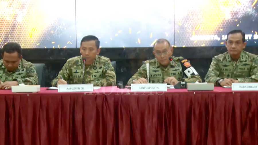  TNI tahan empat terduga pelaku penyiraman air keras ke Andrie Yunus (Tangkapan layar YouTube KompasTV)