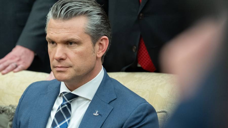 Pete Hegseth, Menteri Pertahanan AS. (Aaron Schwartz/CNP/Bloomberg)
