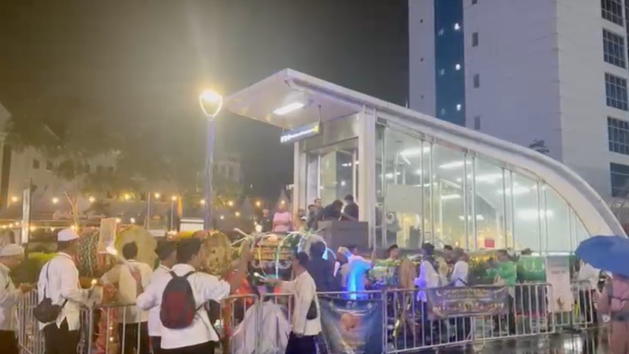Kondisi Car Free Night di Thamrin, Jakarta Pusat pada Jumat (20/3). (Sumber: Muhammad Fikri/Bloomberg)