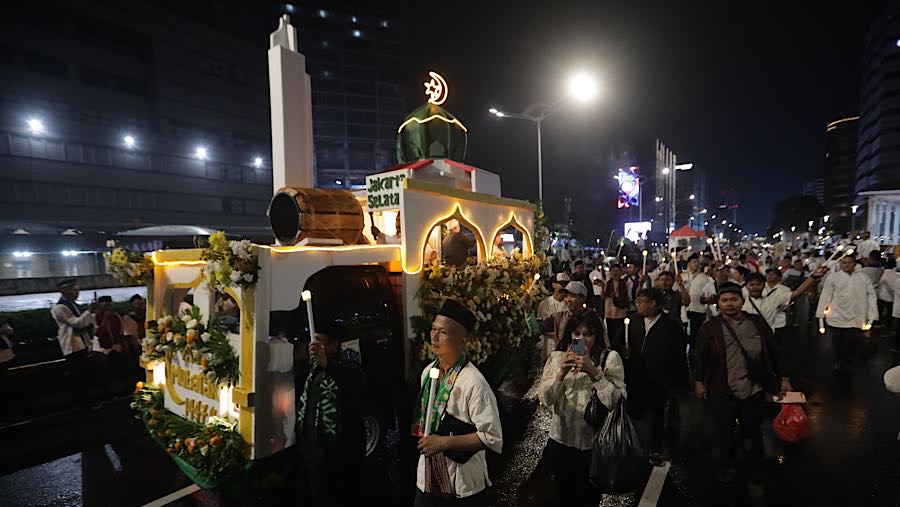 Terdapat juga karnaval yang diikuti berbagai Kelurahan di wilayah Jakarta. (Bloomberg Technoz/Andrean Kristianto)