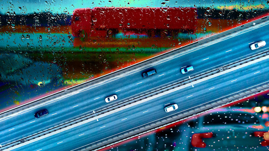 Waspada! BMKG peringatkan hujan lebat dan angin kencang saat arus balik Lebaran (Diolah)