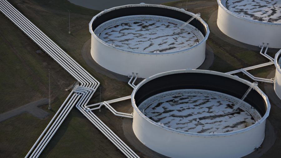 Ilustrasi kilang minyak. Perang Iran Vs Amerika kian membuat suram pasar energi dunia. dok: Bloomberg