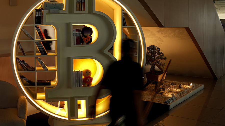 Bitcoin Menghadapi Kedaluwarsa Opsi Senilai $14 Miliar di Tengah Meningkatnya Gejolak di Timur Tengah (Bloomberg)