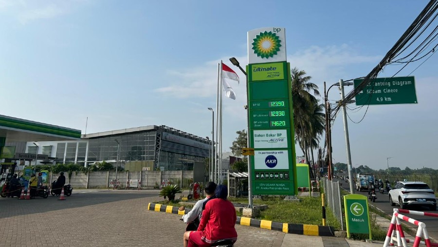 Salah satu SPBU BP-AKR di kawasan Pondok Cabe, Tangerang Selatan pada Rabu (1/4/2026) pagi./Bloomberg Technoz-Azura Yumna