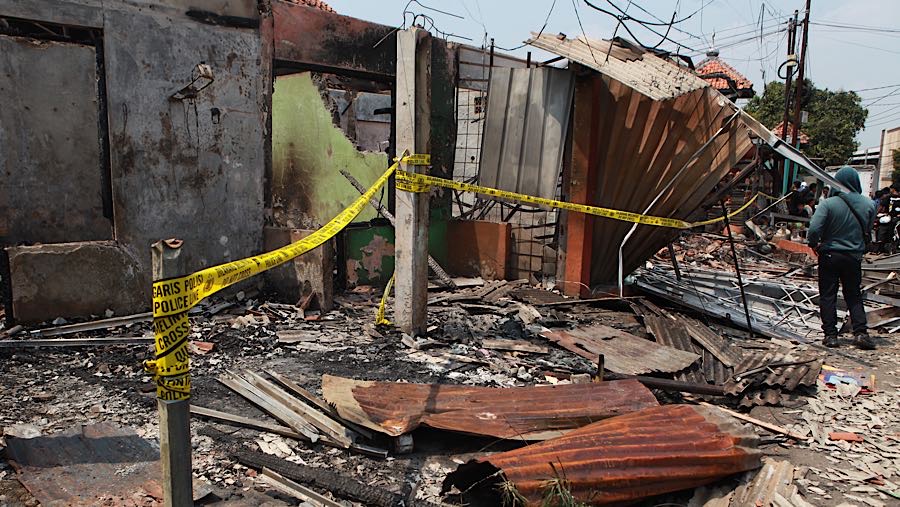 Kebakaran terjadi sejak pukul 21.15 WIB dan sudah padam sejak 03.45 WIB pagi tadi dan tidak ada korban jiwa. (Bloomberg Technoz/Andrean Kristianto)