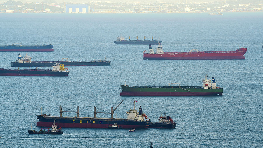 Gugusan Kapal Tanker (Dok. Bloomberg)