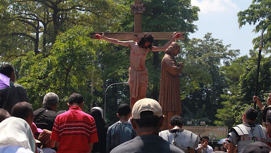 Jumat Agung adalah hari jumat sebelum Paskah, hari peringatan Penyaliban Yesus Kristus dan wafatnya di Golgota. (Bloomberg Technoz/Andrean Kristianto)