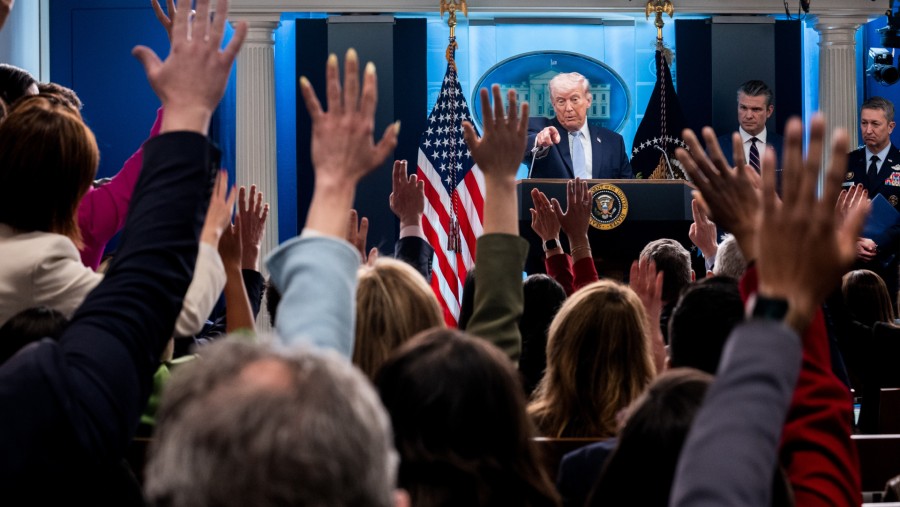 Presiden Amerika Donald Trump dalam konferensi pers di Gedung Putih, 6 April 2026. Aaron Schwartz/CNP/Bloomberg