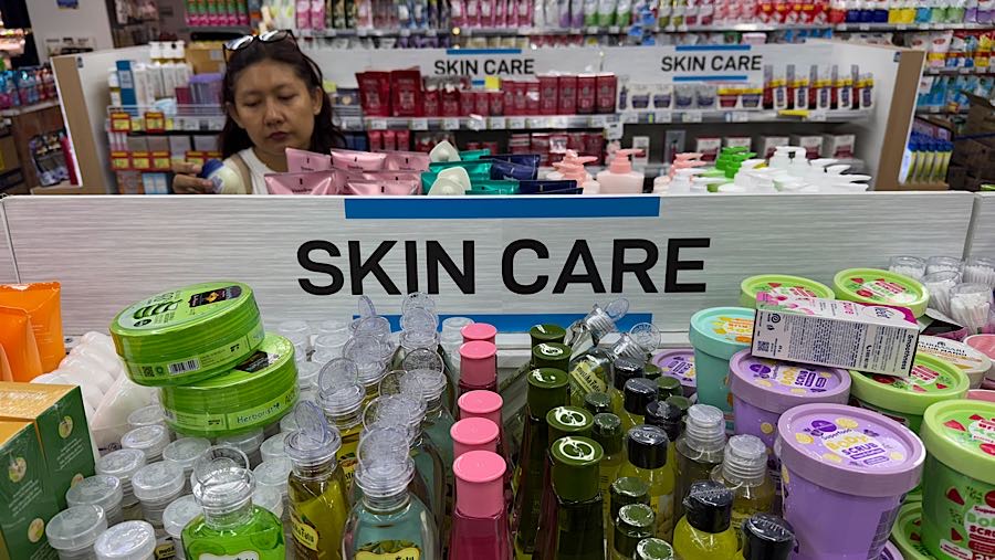 Kemenperin mempercepat kesiapan industri nasional menjelang pemberlakuan kewajiban sertifikasi halal. (Bloomberg Technoz/Andrean Kristianto)