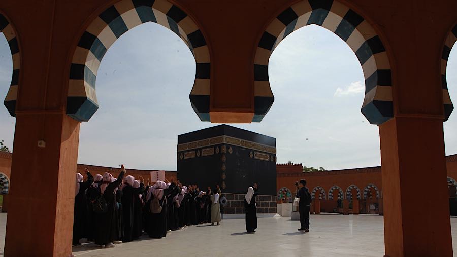Kegiatan ini menjadi sarana edukasi untuk mempersiapkan diri menuju Tanah Suci. (Bloomberg Technoz/Andrean Kristianto)