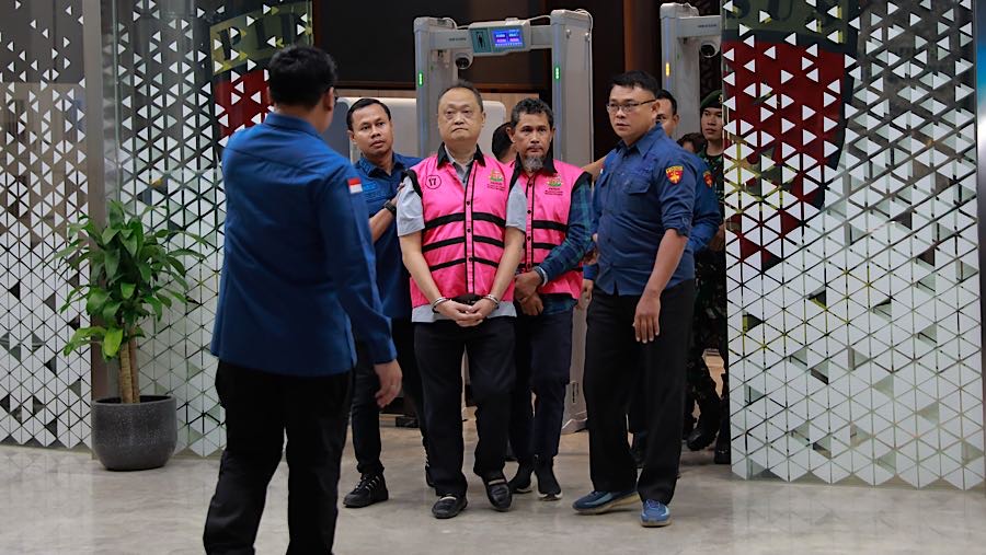 Kejaksaan Agung menetapkan tujuh tersangka dalam perkara dugaan pengadaan minyak mentah dan produk kilang pada Petral 2008-2015. (Bloomberg Technoz)