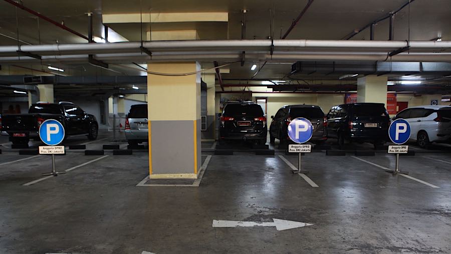 Kebijakan WFH tertuang dalam Surat Edaran Menteri PANRB Nomor 3 Tahun 2026. WFH dilakukan setiap hari Jumat. (Bloomberg Technoz/Andrean Kristianto)