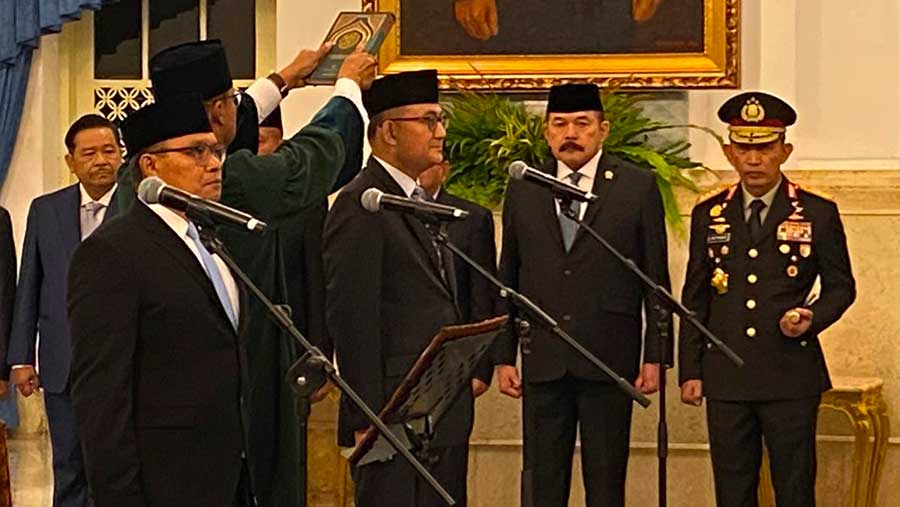 Presiden Prabowo lantik Duta Besar Indonesia untuk Kesultanan Oman dan Yaman, Andi Rahadian. (Bloomberg Technoz/Dovana Hasiana)