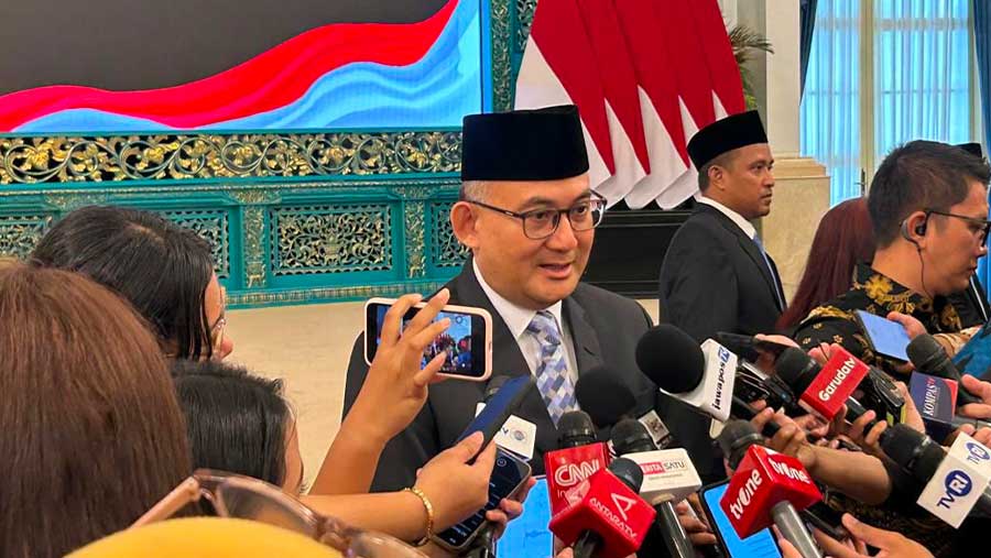 Presiden Prabowo lantik Duta Besar Indonesia untuk Kesultanan Oman dan Yaman, Andi Rahadian. (Bloomberg Technoz/Dovana Hasiana)