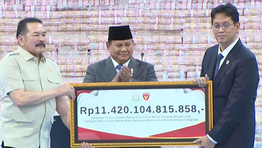 Penyerahan Denda Administratif dan Penyelamatan Keuangan Negara, Jakarta, 10 April 2026 (Tangkapan layar YouTube Setpres)