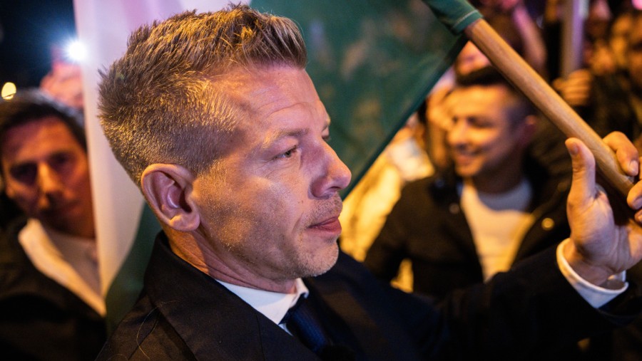 Peter Magyar, perdana menteri Hungaria berikutnya, menguraikan perubahan besar setelah mengakhiri pemerintahan Orban. (Fotografer: Akos Stiller)