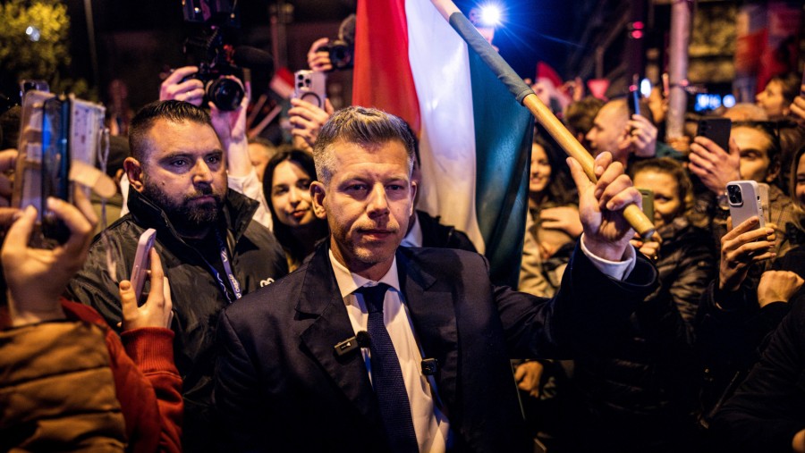 Peter Magyar, perdana menteri Hungaria berikutnya, menguraikan perubahan besar setelah mengakhiri pemerintahan Orban. (Fotografer: Akos Stiller)