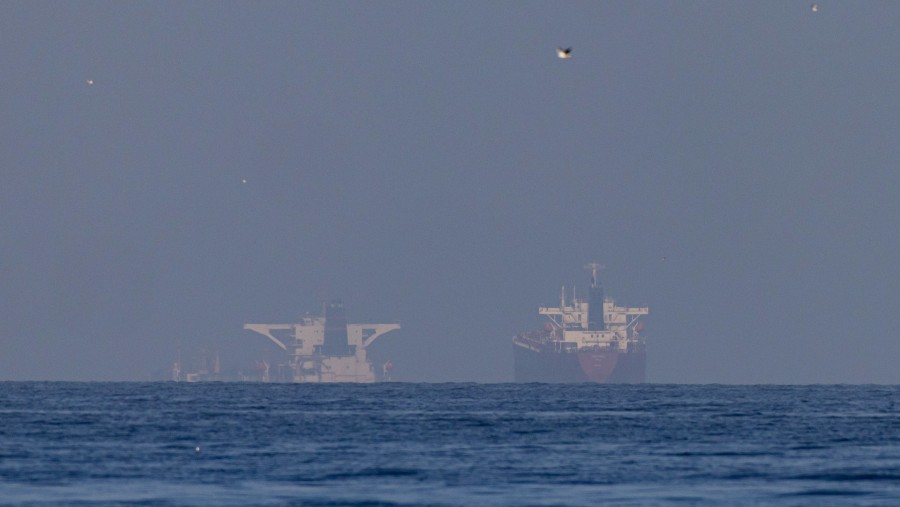 Arus lalu lintas kapal di Selat Hormuz. (Bloomberg)