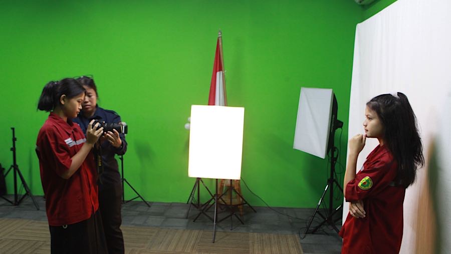 Pemprov DKI Jakarta memperluas akses pendidikan berkualitas melalui rencana penambahan sekolah swasta gratis. (Bloomberg Technoz/Andrean Kristianto)