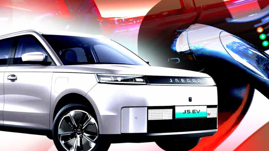 10 Mobil Terlaris: J5 EV Meroket, Penjualan BYD Atto 1 Anjlok (Bloomberg Technoz/Asfahan)