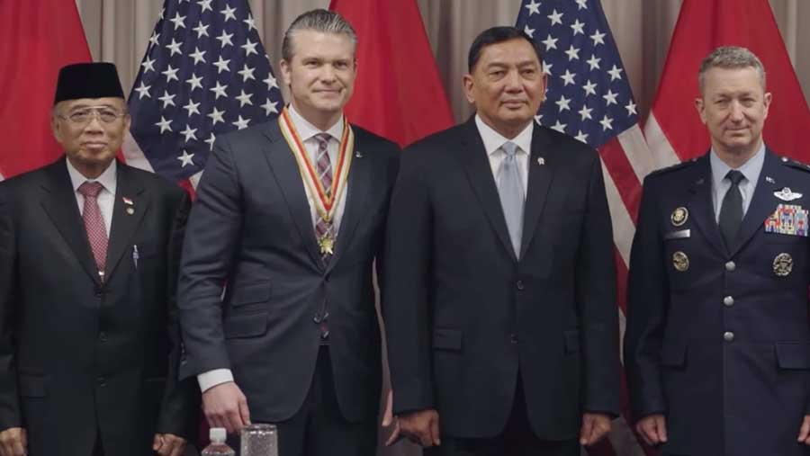 Menteri Pertahanan Sjafrie Sjamsoeddin bertemu Pete Hegseth di Pentagon, Amerika Serikat (14/04/2026). (Dok. Via Instagram @secwar)