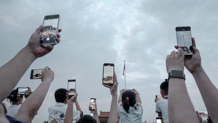 Ilustrasi persaingan di industri HP smartphone dunia. dok: Bloomberg