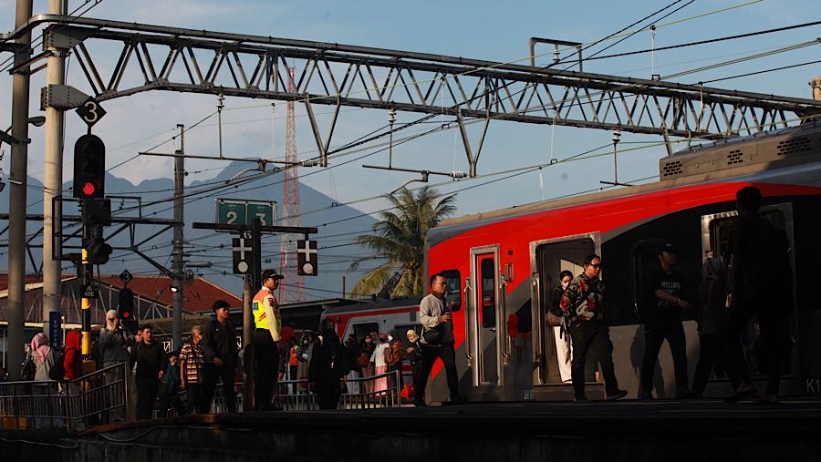 Peron 6, 7, dan 8 di Stasiun Bogor resmi ditutup pada hari ini, Rabu (15/4). (Bloomberg Technoz/Andrean Kristianto)
