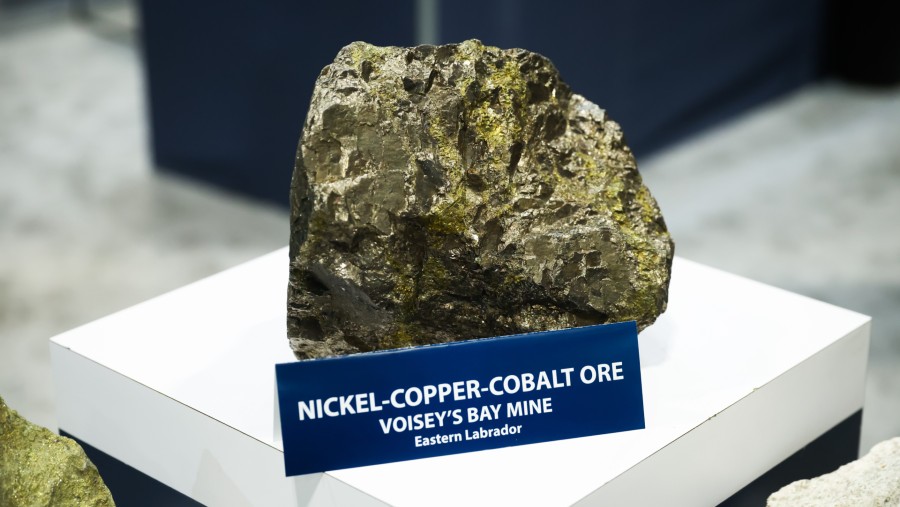 Sampel batuan yang menunjukkan bijih nikel tembaga kobalt./Bloomberg-Cole Burston