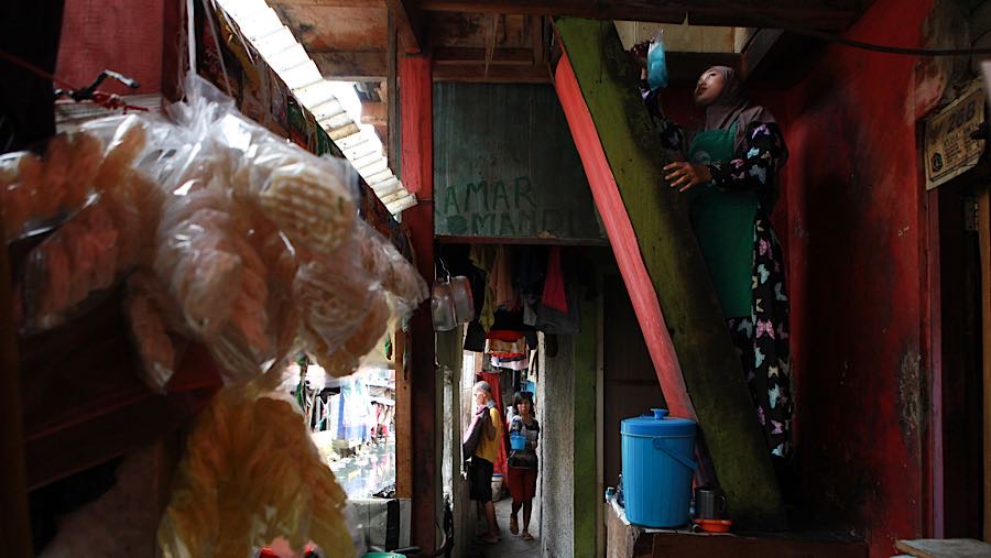 Jakarta menduduki peringkat pertama sebagai kota dengan kepadatan penduduk tertinggi menurut catatan Perserikatan Bangsa-Bangsa (PBB).