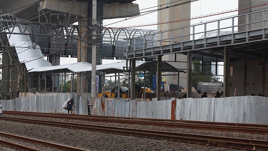 Operasional Stasiun JIS diharapkan semakin memperkuat layanan di lintas Tanjung Priok dengan tren pertumbuhan volume pengguna KRL secara konsisten.