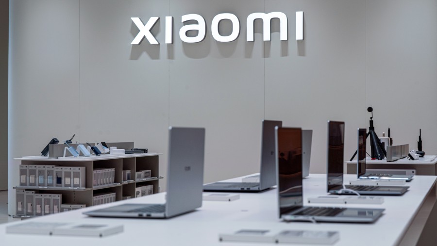 Jajaran perangkat laptop dari Xiaomi di Beijing. dok: Na Bian/Bloomberg