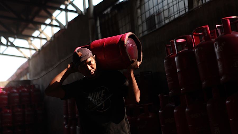 Pemerintah melalui PT Pertamina (Persero) memutuskan untuk resmi menaikkan harga liquefied petroleum gas (LPG) nonsubsidi  (Bloomberg Technoz/Andrean)