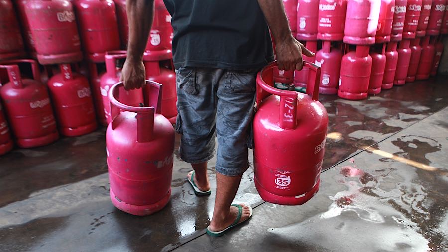 Kenaikan tersebut terjadi usai sebelumnya harga bahan bakar minyak (BBM) nonsubsidi yang juga ikut naik pada akhir pekan lalu. (Bloomberg Technoz)