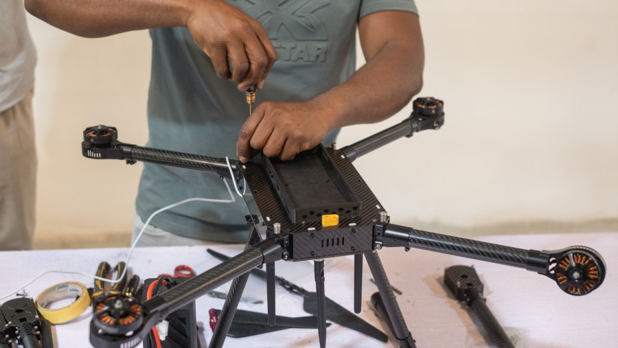 Drone Iroko UAV di pabrik Terra Industries di Abuja, Nigeria.