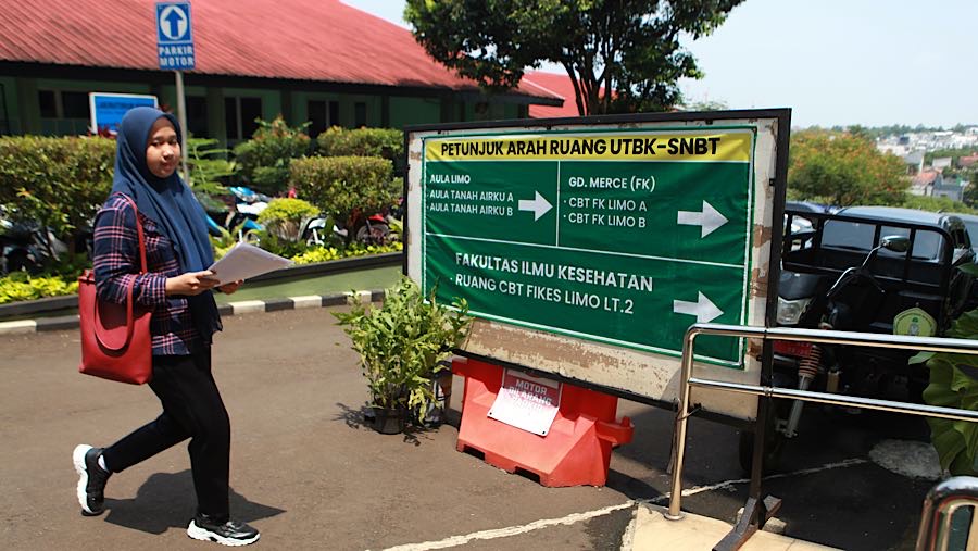 Sebanyak 2.040 peserta mengikuti ujian dalam satu hari di kampus tersebut.  (Bloomberg Technoz/Andrean Kristianto)