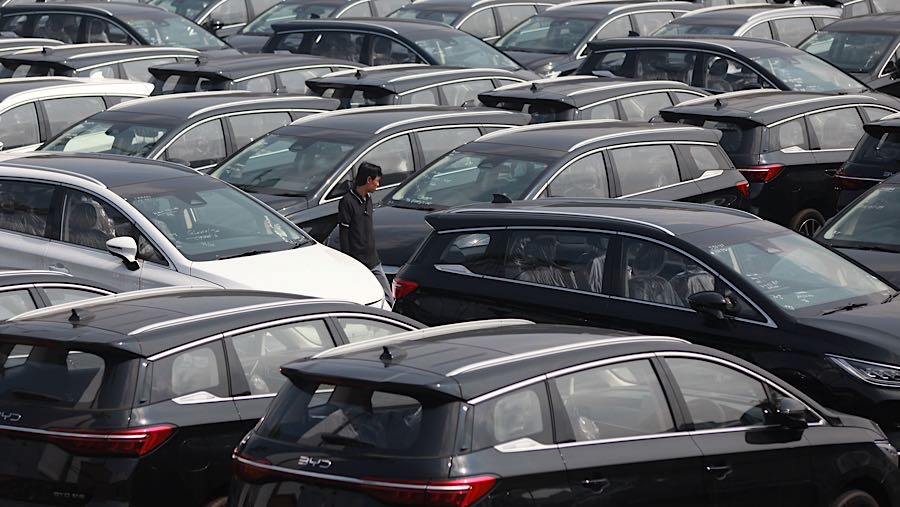 Penetapan tarif PKB kendaraan listrik berpotensi menghambat pertumbuhan ekosistem EV nasional yang saat ini masih berada pada tahap awal.