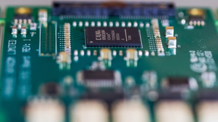 Ilustrasi aksi pencurian data rahasia pengembangan chip memori AI meningkat. dok: Bloomberg