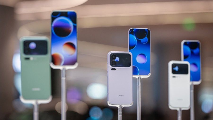 Jajaran produk HP Smartphone Xiaomi. dok: Bloomberg