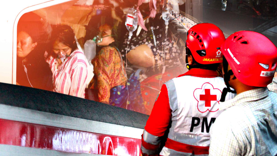 Evakuasi tabrakan Argo Anggrek vs KRL belum usai, ada korban terjepit di gerbong KRL (Bloomberg Technoz)