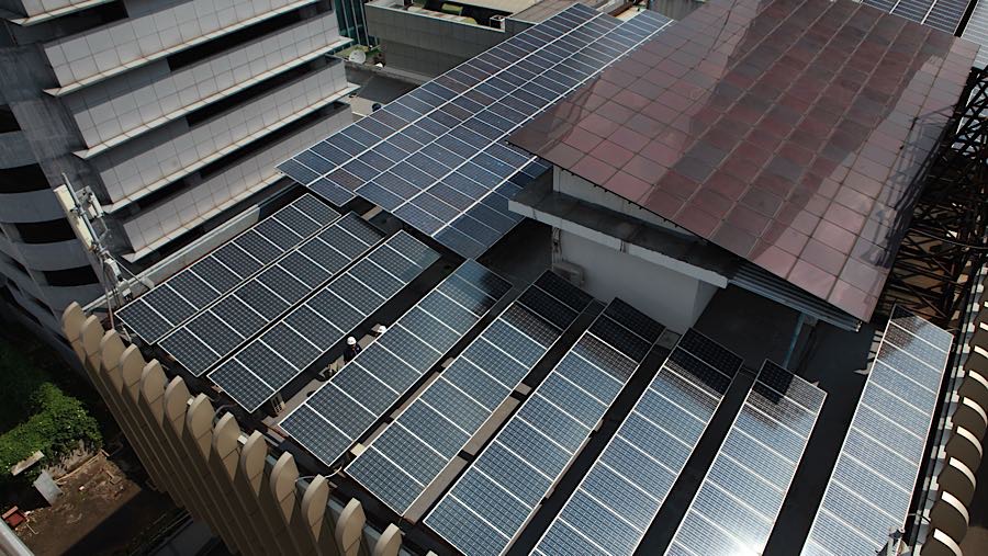 Pada tahap awal, pemerintah menargetkan pengurangan sekitar 10 GW pembangkit listrik berbasis diesel pada tahun in. (Bloomberg Technoz/Andrean K)