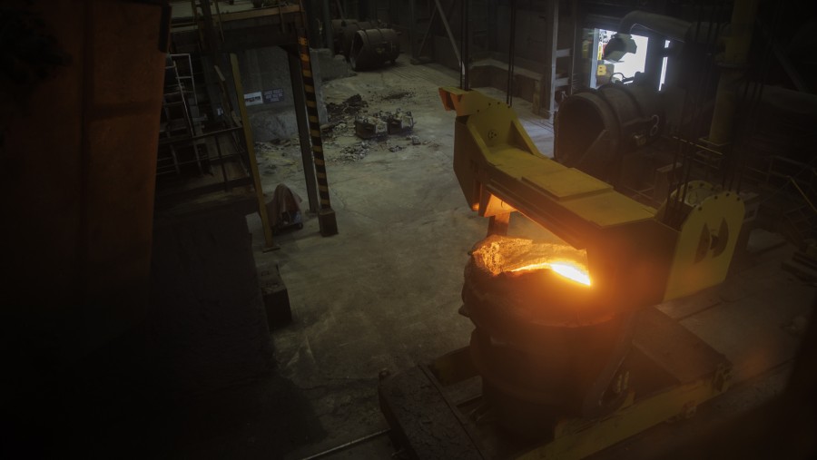 Nikel cair matte di Pabrik Peleburan Nikel Vale Copper Cliff di Sudbury, Ontario, Kanada./Bloomberg-Cole Burston