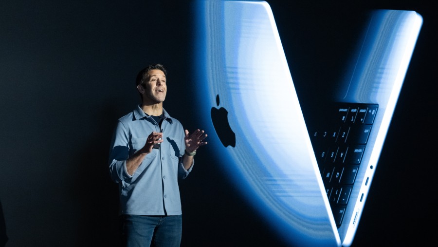 CEO baru Apple Inc John Ternus menggantikan Tim Cook. (Bloomberg)
