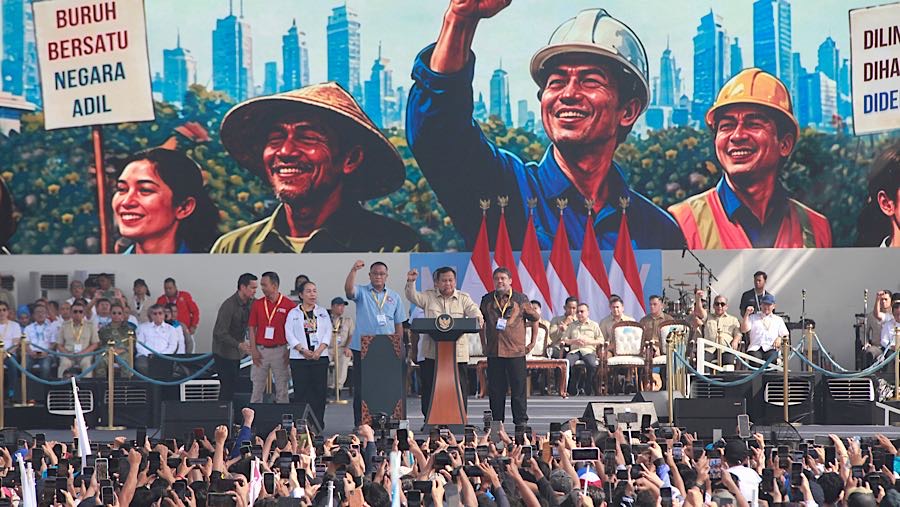 Dalam pidatonya, Prabowo mengatakan pemerintah telah mulai merealisasikan program perumahan bagi pekerja. (Bloomberg Technoz/Andrean Kristianto)