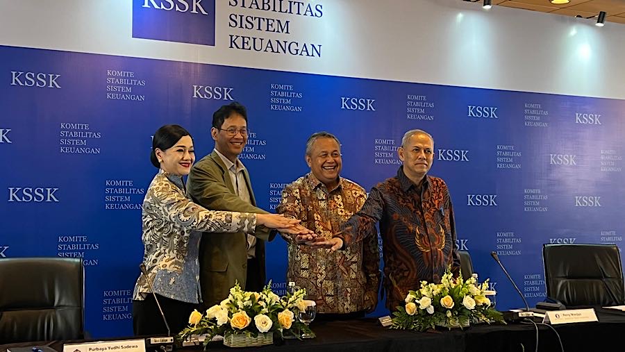 Konfrensi pers hasil rapat berkala Komite Stabilitas Sistem Keuangan (KSSK) di Bank Indonesia, Kamis (7/4/2026). (Bloomberg Technoz/Miss Fransiska)