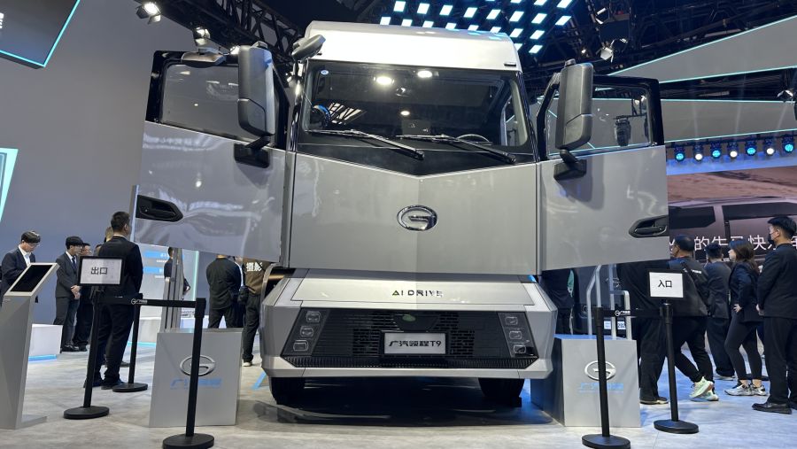 GAC Lingcheng T9 di Pameran Otomotif Beijing. (Lili Pike/Bloomberg)
